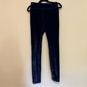 Athleta girls high rise chitchat velvet tight, size 8-10